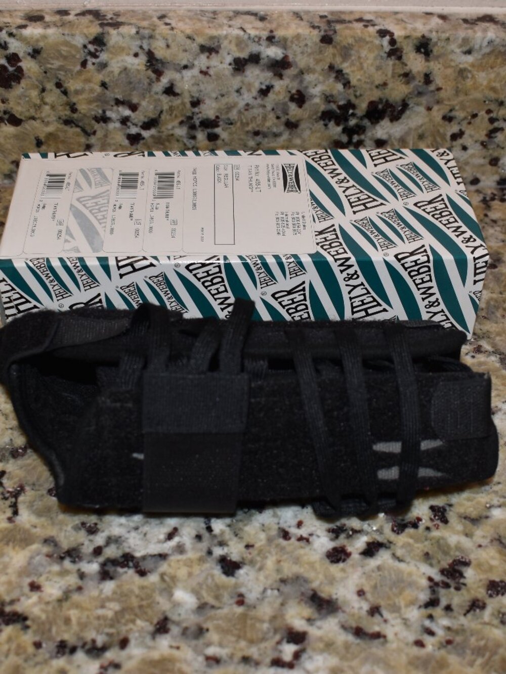 Hely & Weber 455-LT Regular Titan Thumb Wrist Brace - in excellent condition - s